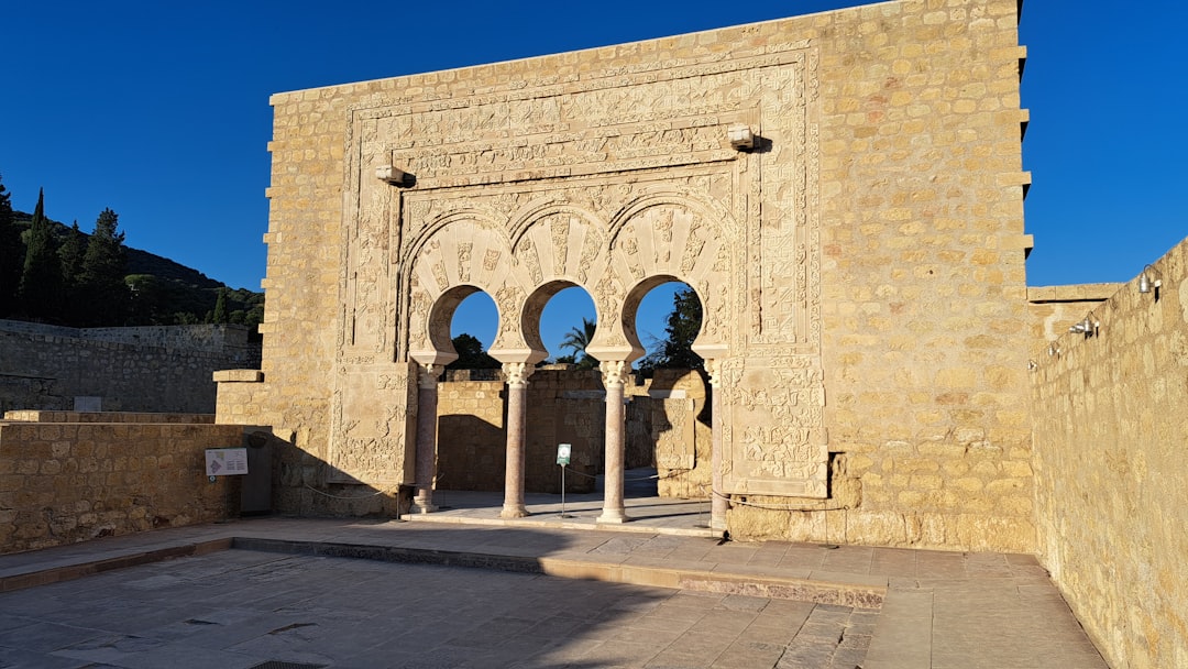 Slot Dana DV188: Pilihan Terbaik untuk Hiburan Daring